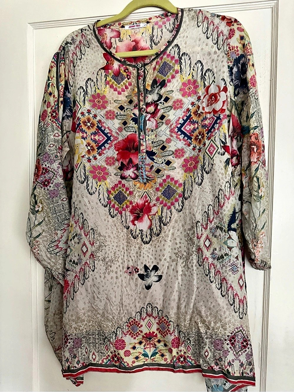 Johnny Was 100% silk Floral Print Tunic in Multicolor & Pink Large